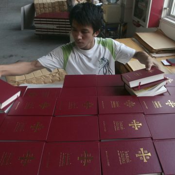 Barsten in het atheïstische bolwerk