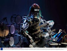 2. Mens versus robot