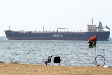 hoe libische oliesmokkelaars het land leegzuigen