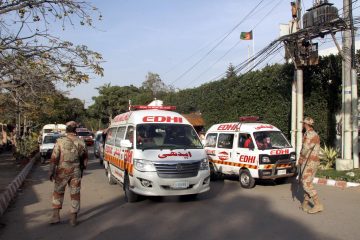 werken in de vuurlinie de ambulancechauffeurs van karachi