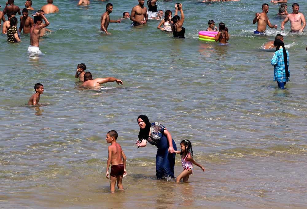 Een dagje naar het strand, een zware beproeving | 360 Magazine