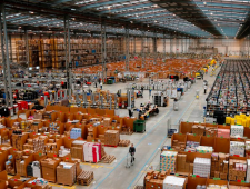 Amazon verdubbelt salaris voor management en techmedewerkers