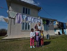 Roemeens dorp biedt gratis woningen tegen ontvolking