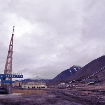 Welkom in het mysterieuze Sovjet-spookstadje Pyramiden, waar overtuigingen belangrijker zijn dan overleven