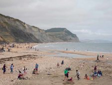 Fossielen zoeken aan de Zuid-Engelse kust