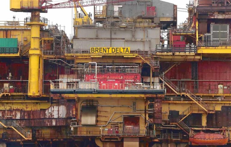 Offshore boorplatform van Shel