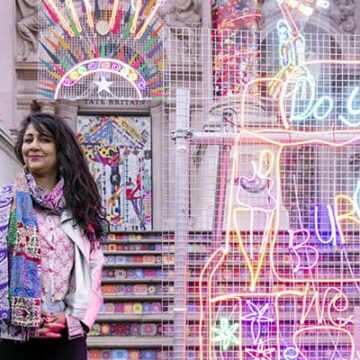 Kunstenaar Chila Kumari Singh Burman brengt Bollywood-bling naar Tate Britain