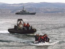 Frontex riskeert levens op zee met illegale ‘pushbacks’