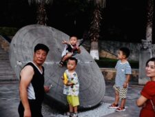 In China is de angst voor het virus omgeslagen in de angst voor buitenlanders