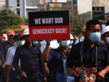 Journalisten onder vuur in Myanmar | Herstelpakket VS grootste ter wereld