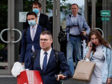 De VS geven 500 miljoen vaccins weg  | Rechtbank noemt Navalny’s organisatie ‘extremistisch’