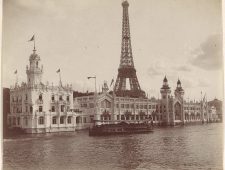 De Eiffeltoren heeft hulp nodig | Honderd jaar Chanel No 5