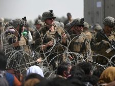 VS stellen vertrek uit Afghanistan niet uit | Maleisische regering stapt op
