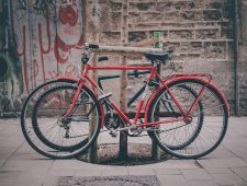 Afgedankte Nederlandse fietsen krijgen  nieuw leven in Spanje