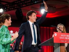 Canada: geen meerderheid voor Trudeau na verkiezingen | Italië staat thuisteelt cannabis toe