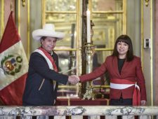 Peru vervangt premier en gaat gematigdere koers varen