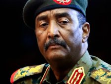 Soedanese generaal Al-Burhan zegt dat leger zich terugtrekt uit regering