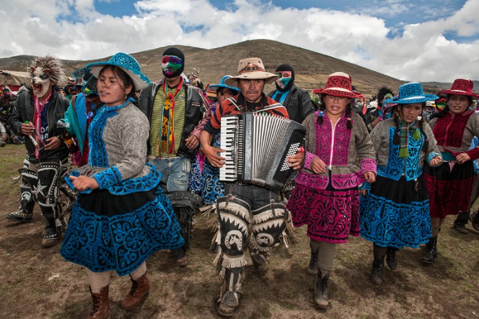 3NV2808 HD 360 VILLAUME TAKANAKUY 1