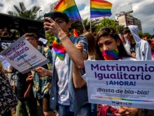 Chili kent gelijke rechten toe aan homohuwelijk
