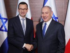 Polen en Hongarije kochten Pegasus-spyware kort na bezoek Netanyahu