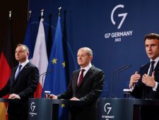 Macron, Scholz en Draghi in Kyiv: aandringen op onderhandelen met Rusland
