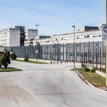 Een bul in de bajes: maffiosi verlaten cum laude de gevangenis