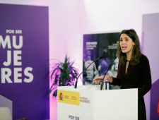 Spanje wil abortuswetgeving verruimen en menstruatieverlof invoeren