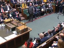 Brits parlement stemt in met nieuwe brexit-deal over Noord-Ierland