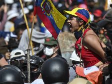 Ecuador: inheemse demonstranten proberen parlement binnen te dringen