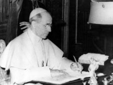 Vaticaan stelt archieven Pius XII over joden online beschikbaar voor publiek