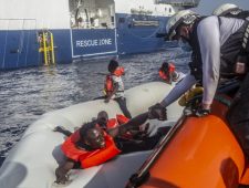 Meer dan twintig Malinese migranten komen om bij schipbreuk voor Libische kust