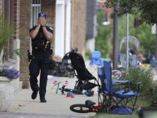 Minstens zes doden bij schietpartij tijdens 4 juli-parade in voorstad van Chicago