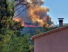 Franse brandweer roept brand in Zuiden uit tot ‘megabrand’