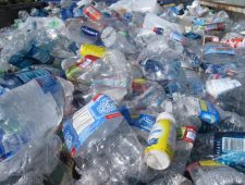 Kinderen vanaf negen jaar ziek door werk in plasticrecycling in Turkije