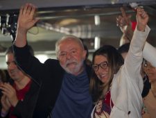 Brazilië: Lula wint eerste verkiezingsronde met kleiner verschil dan verwacht