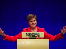 Schotland: premier Sturgeon belooft miljardeninvestering na onafhankelijkheid