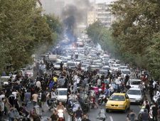 Iraanse regering treedt hard op tegen protesten: minstens 185 doden