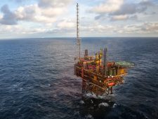 Noordzee: VK geeft olie- en gasvergunningen uit ondanks klimaatzorgen