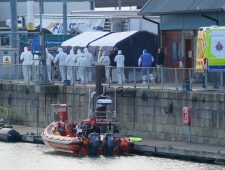 Zeker vier doden na zinken migrantenboot tussen Frankrijk en Engeland