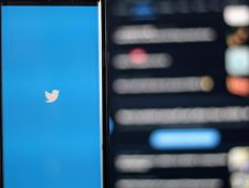 Prominente journalisten geschorst van Twitter