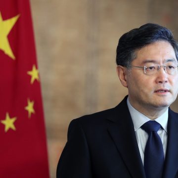 Wie is de nieuwe Chinese buitenlandminister met  bijnaam ‘wolfskrijger’?