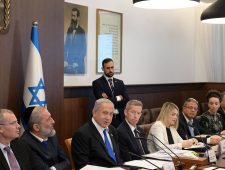 Netanyahu onder het juk van extreemrechts