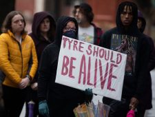 Drie brandweerlieden en zeven politieagenten gestraft voor dood zwarte Amerikaan