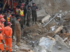 Zelfmoordaanslag in Pakistan eist ten minste 83 levens