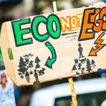 Piketty: ‘Om de klimaatcrisis te stoppen moeten de rijksten drastisch inleveren’