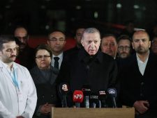 Erdogan onder vuur wegens overheidsoptreden na aardbeving