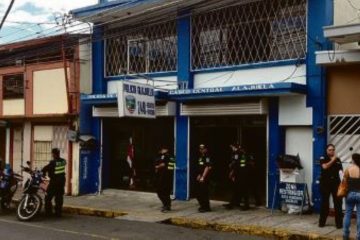 640px Policia Alajuela Costa Rica 2013 2