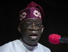 Bola Tinubu wint presidentsverkiezingen in Nigeria