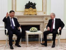 Xi en Poetin bespreken Chinees vredesplan voor oorlog in Oekraïne