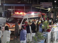 Krachtige aardbeving doodt minstens 13 mensen in Pakistan en Afghanistan